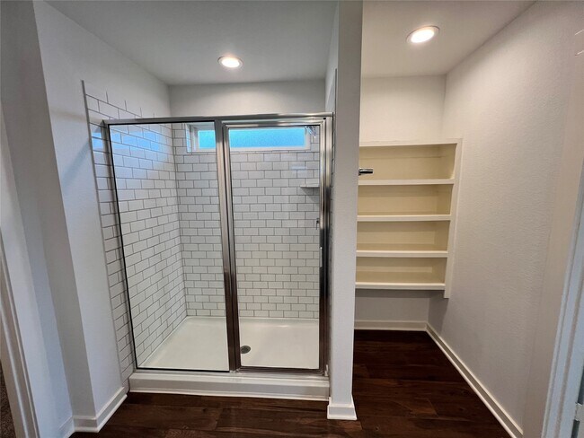 Building Photo - 1607 Barrows Ln