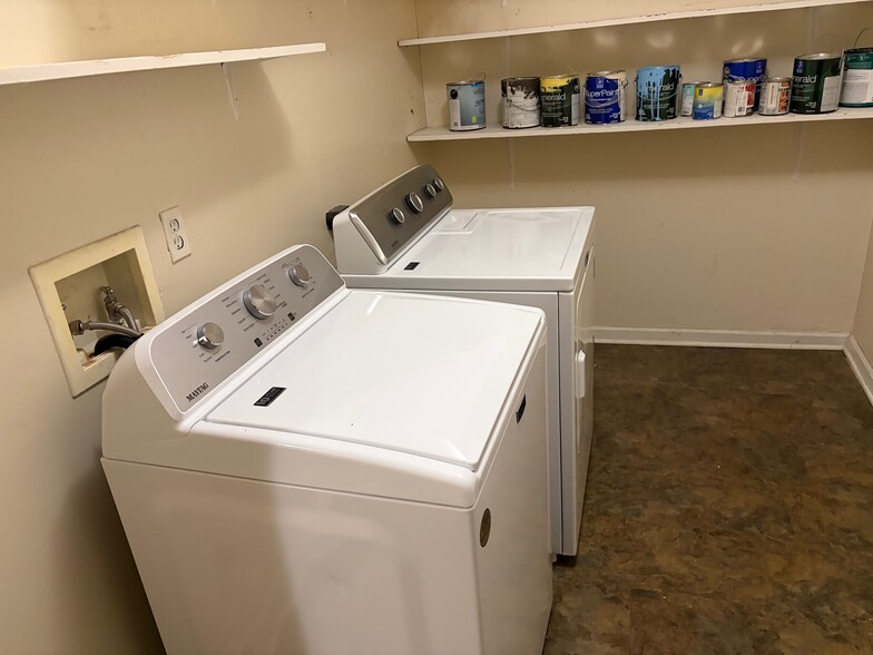 Washer Dryer - 5316 Newhall Rd