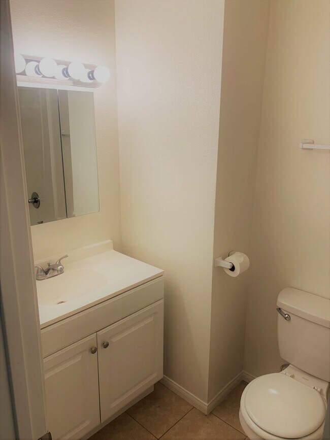 Building Photo - Available  Now…Fantastic 4 bed/2 bath home...