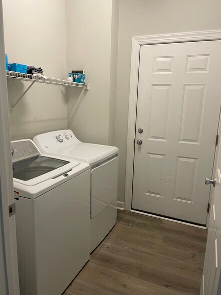 In Unit Laundry - 5118 Christian Dr