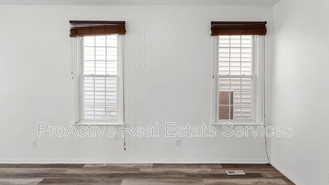 Building Photo - 417 W 30th St