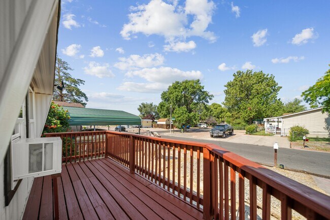 Building Photo - 562 Eastwood Dr