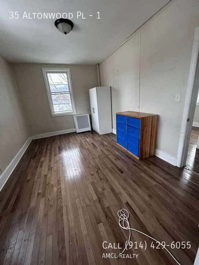 Building Photo - 35 Altonwood Pl