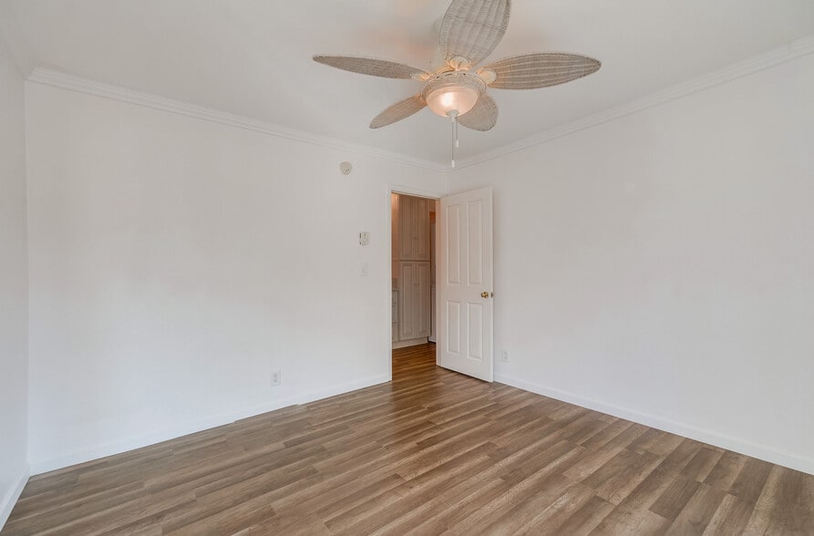 Building Photo - 2308 Schader Dr