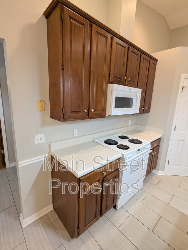 Building Photo - 1909 Southwind Cir