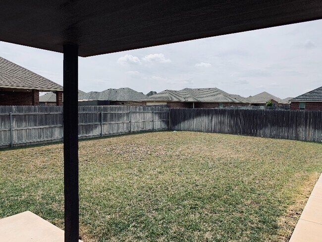 Building Photo - 8104 Knoxville Dr