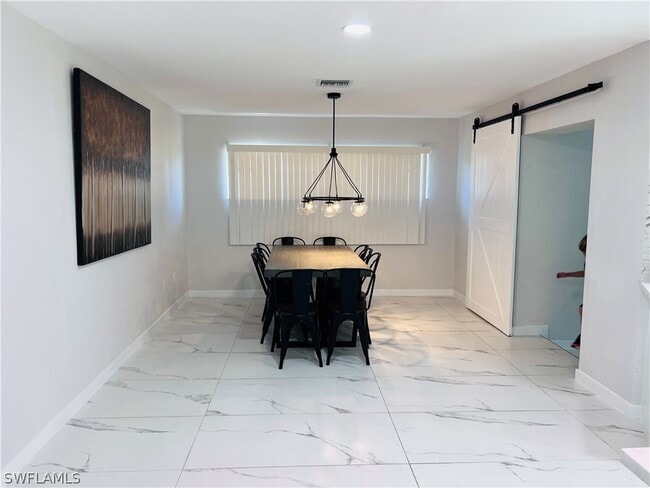 Building Photo - 4439 Parrot Ave