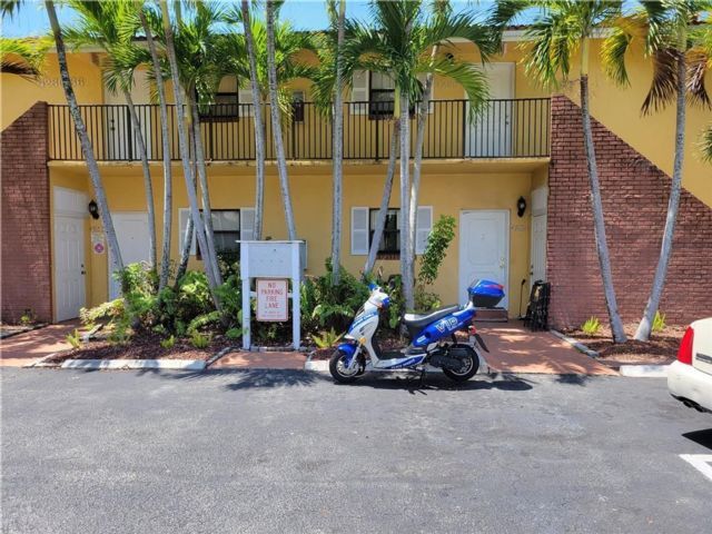 Building Photo - 4286 NW 114th Terrace