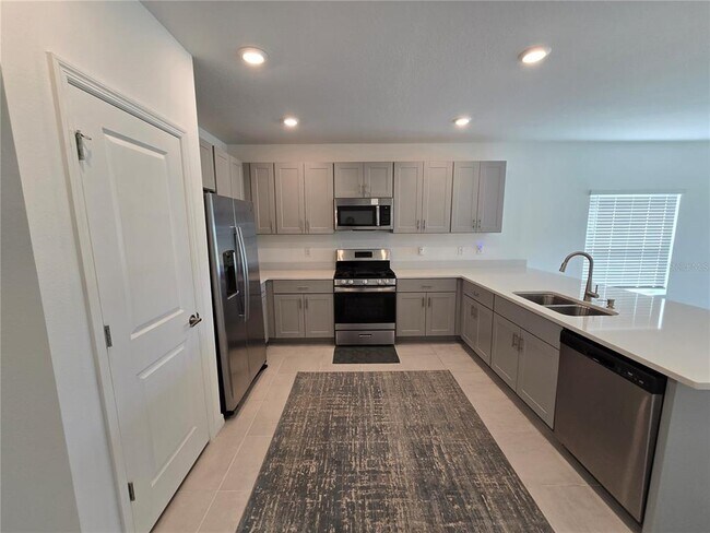 Building Photo - 11207 Fieldstone Dr