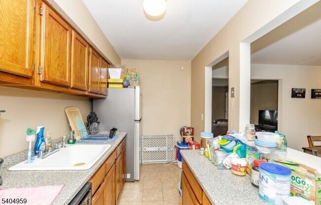 Building Photo - 43 Conforti Ave