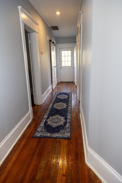 Building Photo - 1411 Clarke Ave SW