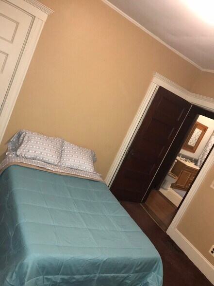 Building Photo - 73 Adams St