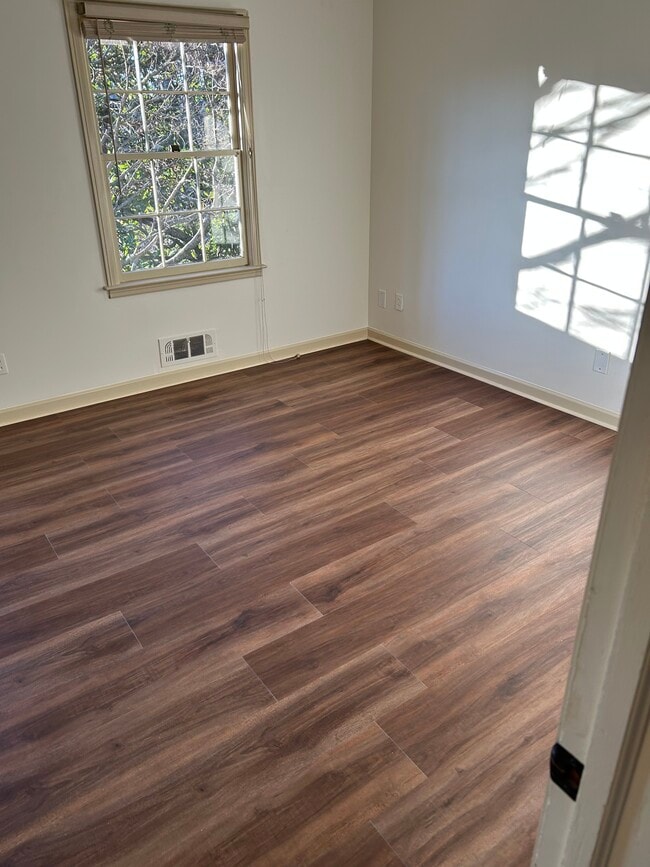 Building Photo - 6035 Riverside Dr