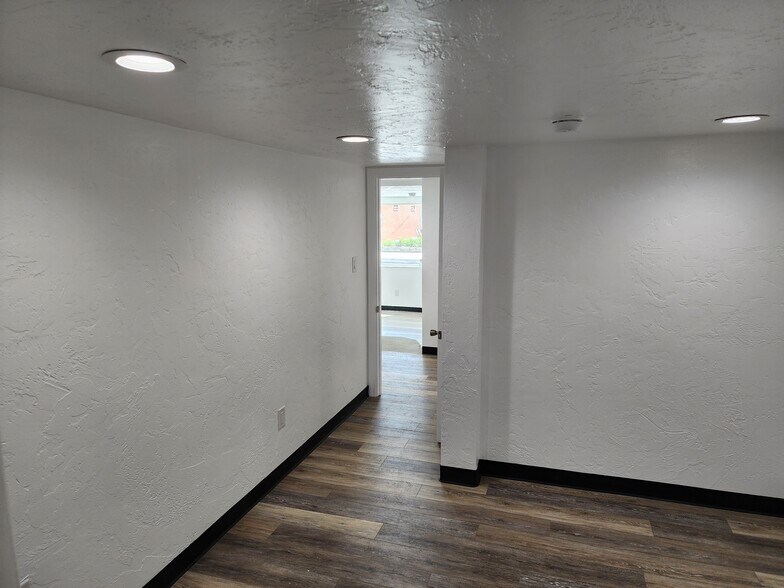 Building Photo - 21 S 4th St