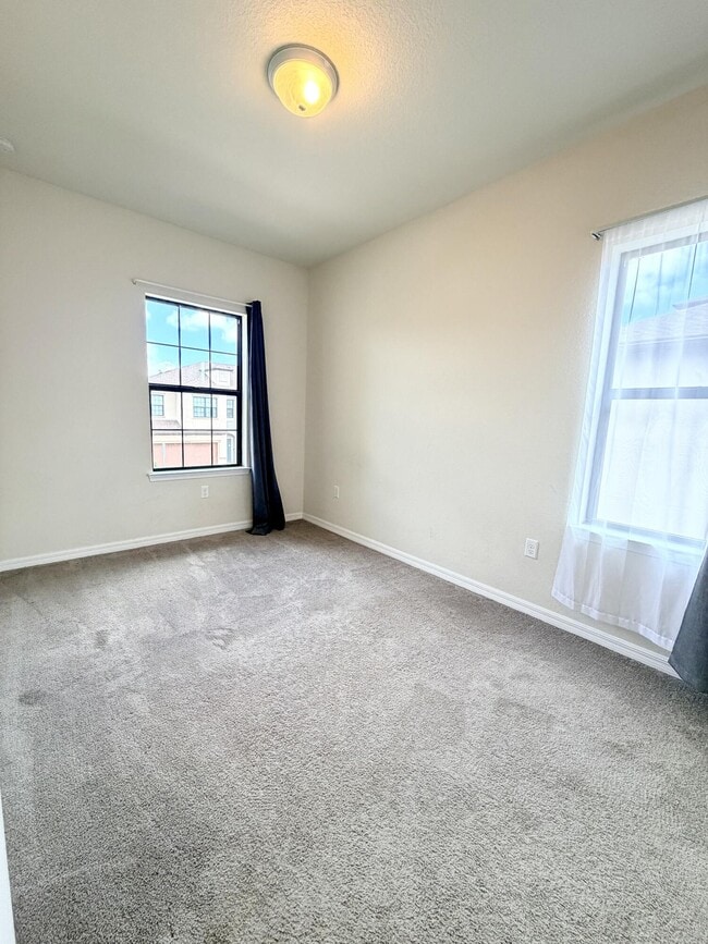 Building Photo - 2800 Troubadour St