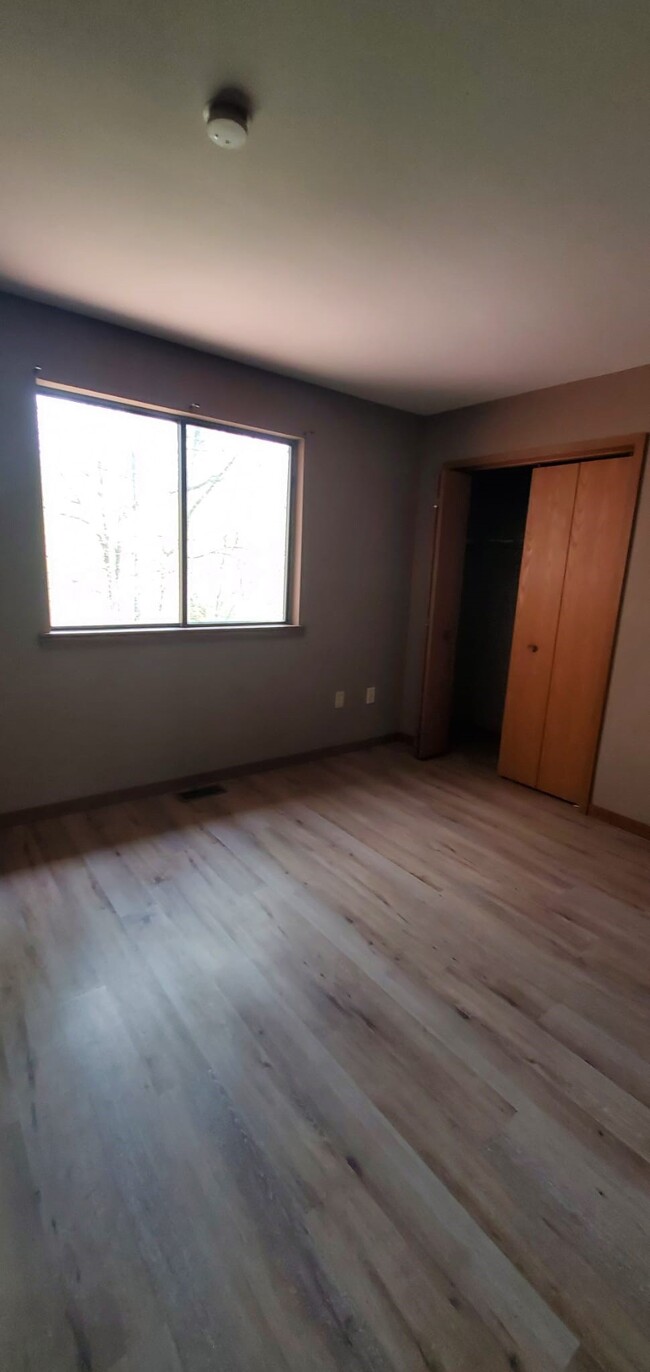 Building Photo - 344 Crewe Ct