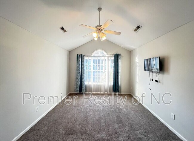 Building Photo - 2272 Hartfield Cir