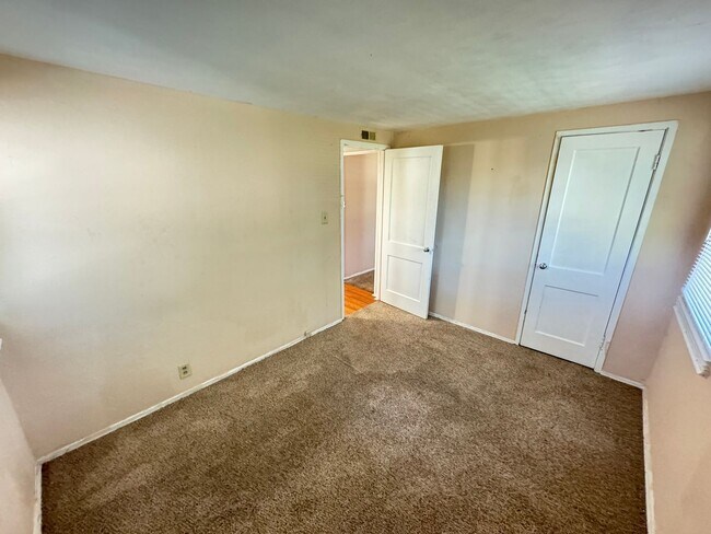 Building Photo - Charming 2-Bedroom, 1-Bathroom Home – $1,2...