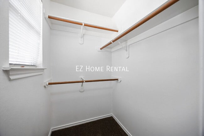 Building Photo - 2947 Hackamore Hollow Ln