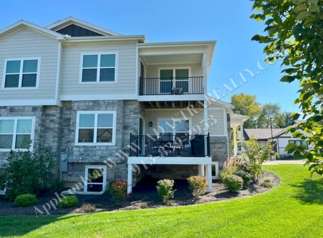 Building Photo - Open and Spacious Like New Townhome in Overland Park-Coming SOON!!