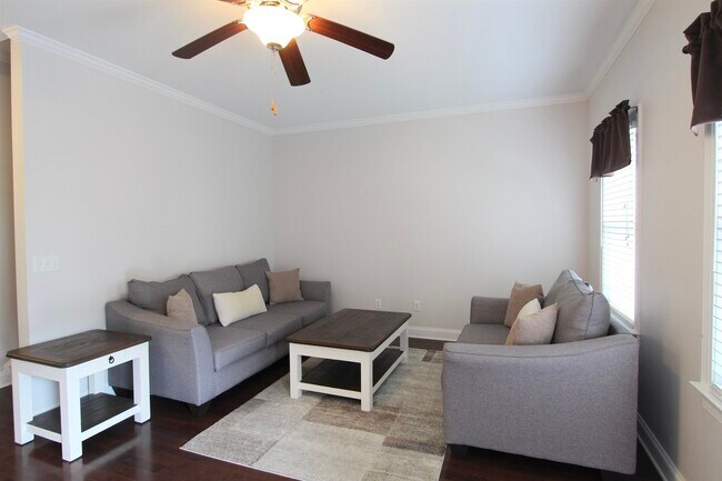 Building Photo - 2221 Lapis Ln
