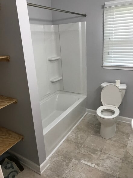 Building Photo - 1433 M.L.K. Jr Dr