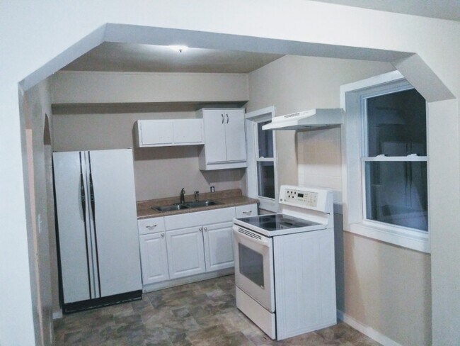 Building Photo - 3540 Cleveland Ave.