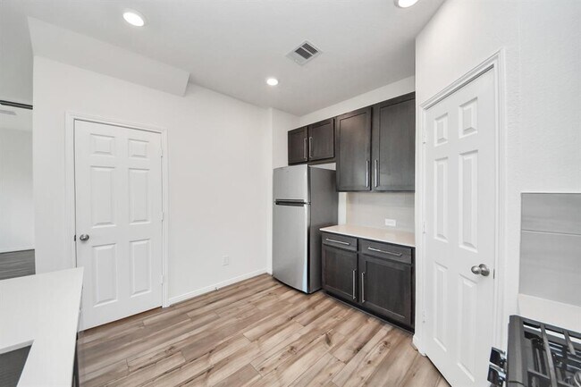 Building Photo - 4511 Kellmore Ct