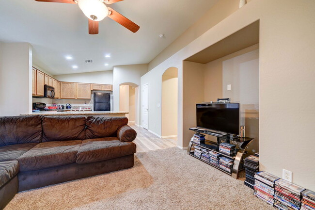 Building Photo - 41375 W Cahill Dr