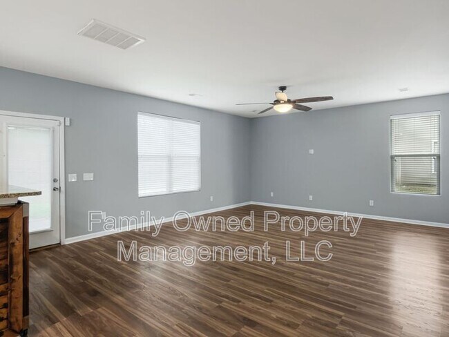 Building Photo - 159 Meadow Wood Rd