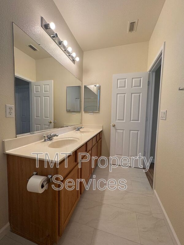 Building Photo - 9654 Little Harbor Way
