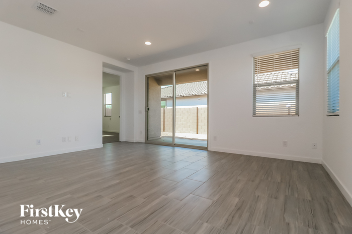 Building Photo - 5848 N 89th Dr