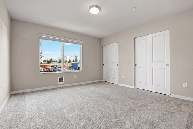 Building Photo - New Modern 2BD/2.5BTH Townhome for Lease in Lynnwood - Small Pet Friendly!