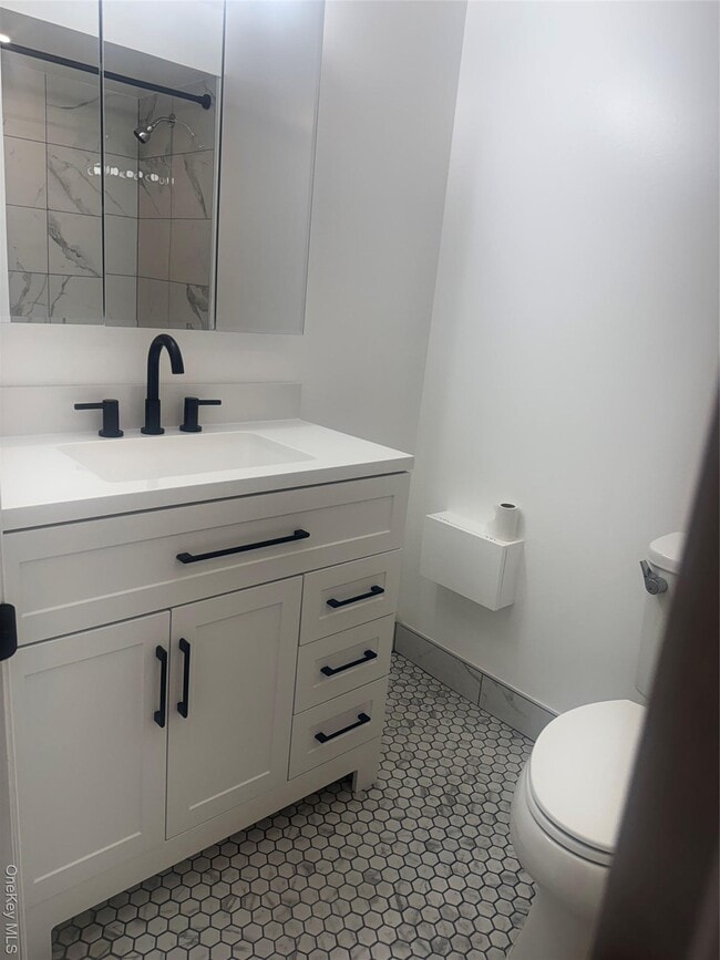 Building Photo - 2148 E 69th St