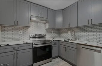 Building Photo - 188 N Park St