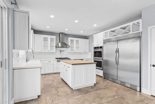 Building Photo - Spacious 4-Bedroom Home for Rent in Chula Vista – Available Now