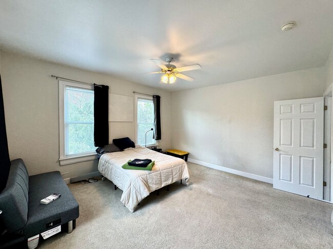 Building Photo - Charming 3 Bed/2 Full Bath in Columbia Tus...
