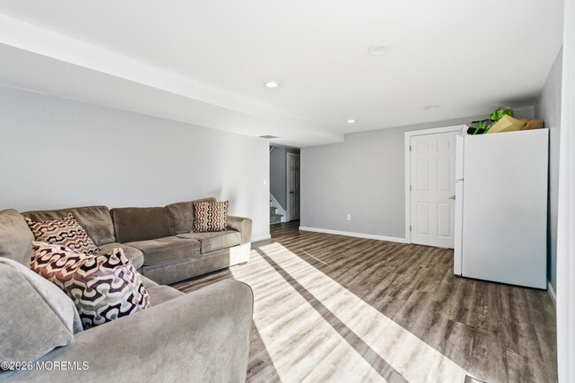 Building Photo - 280 Oakley Ave