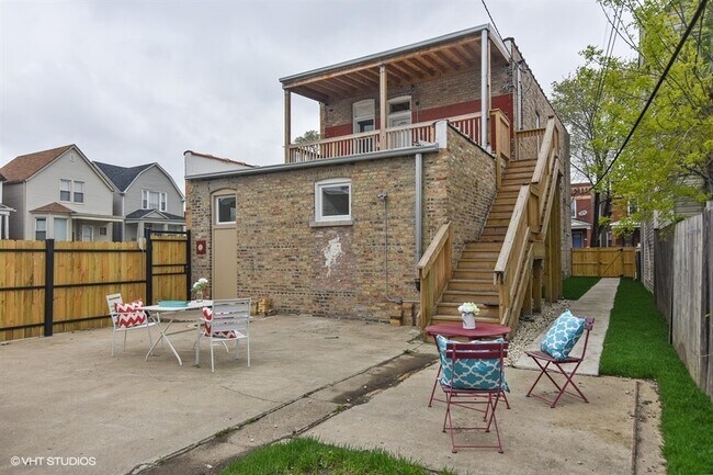 Building Photo - 3659 W Shakespeare Ave