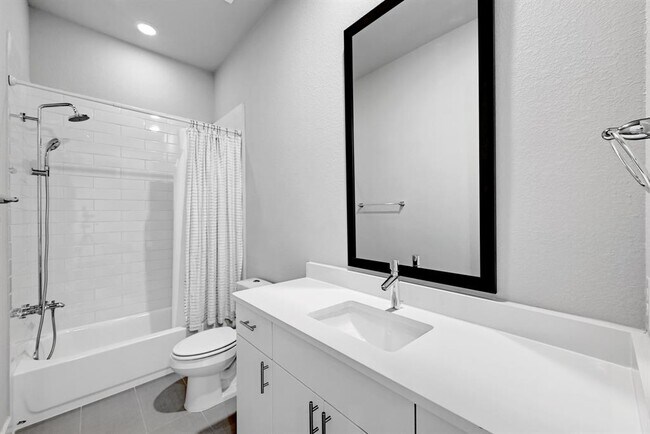 Building Photo - 7200 Cordoba Dr