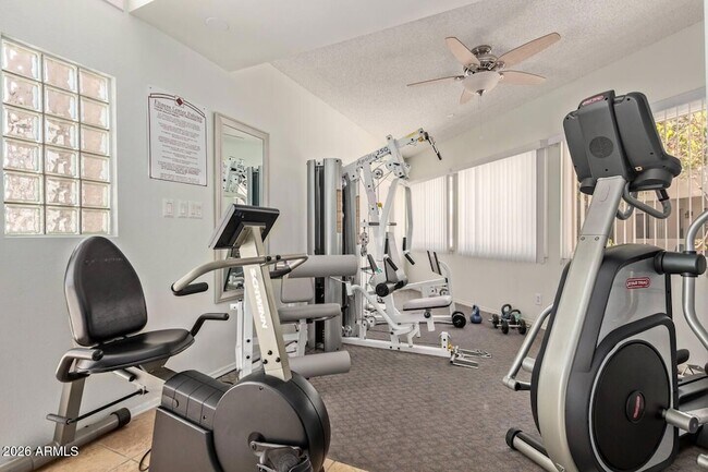 Building Photo - 4850 E Desert Cove Ave