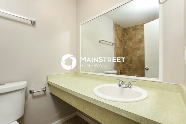 Building Photo - 3 Bedroom Pet-Friendly Home in Deltona, FL with Main Street Renewal