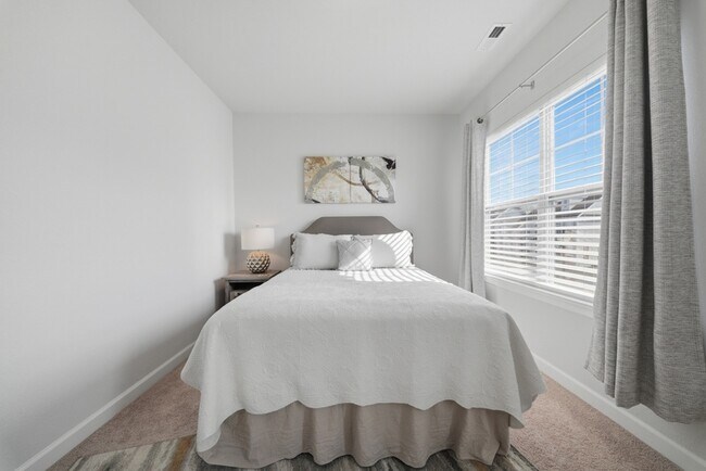 Building Photo - 2238 Sanibel Ln