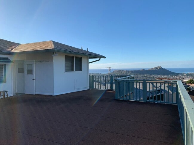 Building Photo - Noah Street