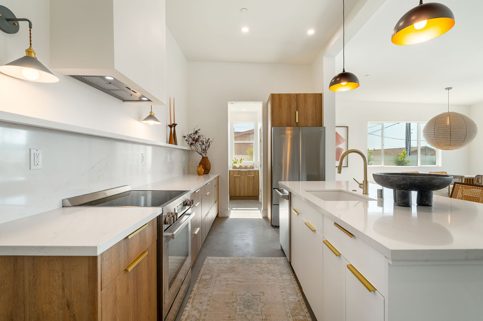 Building Photo - 361 W Sunview Ave