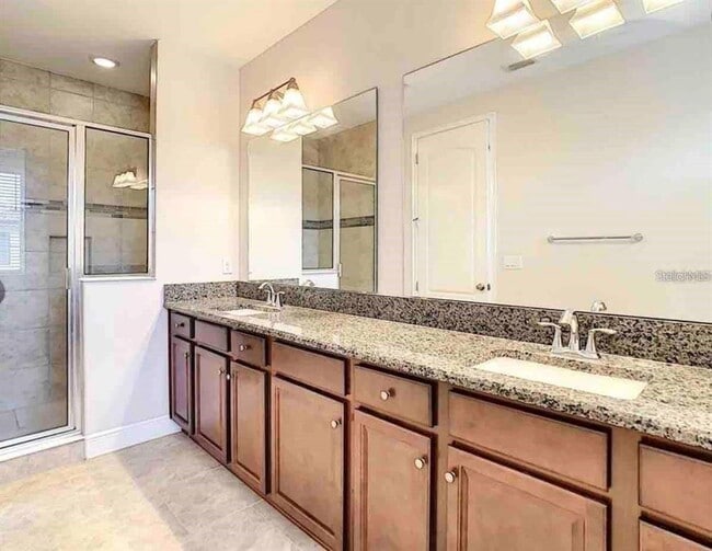 Building Photo - 14308 Swanley St