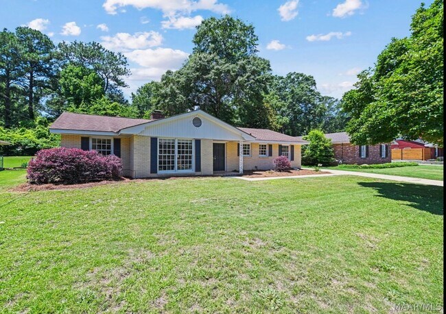 Building Photo - 3920 Meredith Dr