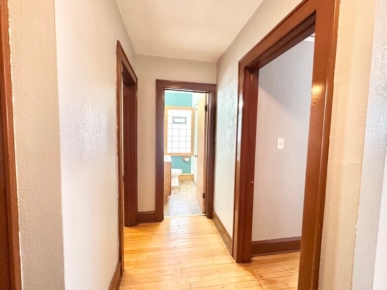 Building Photo - 7705 W Rogers St