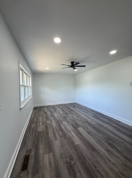 Building Photo - 7754 Vista Hills Dr
