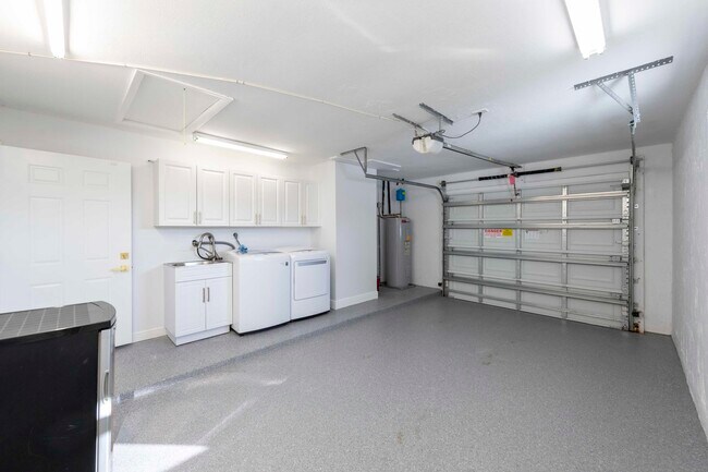 Building Photo - 2289 Windsor Rd